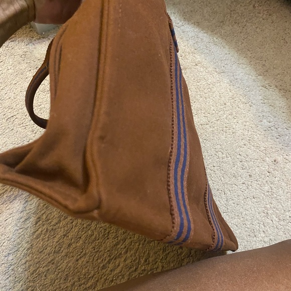 Hermes Small Tote Bag💙 Brown and Navy. One spot on the bag. See all photos - Picture 8 of 9